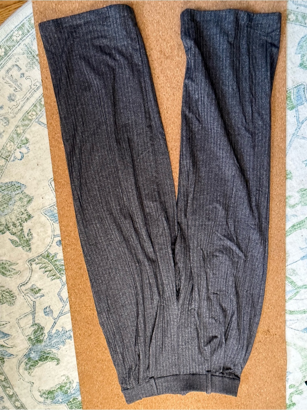 Lululemon womens Gray Ribbed Knit Lounge Pants